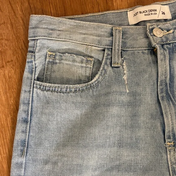 Just Black Women's Light Blue Ripped Straight Leg Jeans Size 26 - Picture 3 of 11